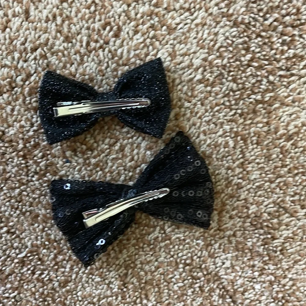 3 Headbands and 2 bows